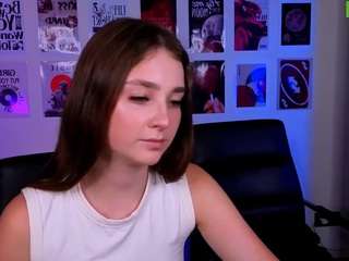 chloe-ley1