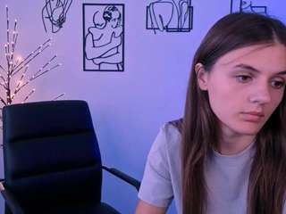 chloe-ley1