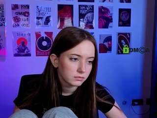 chloe-ley1