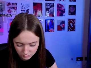chloe-ley1