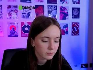 chloe-ley1