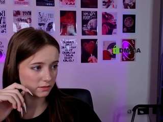 chloe-ley1