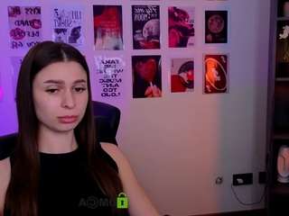 chloe-ley1