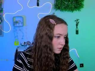 chloe-ley1