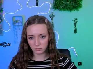 chloe-ley1