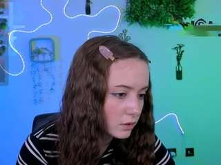 chloe-ley1