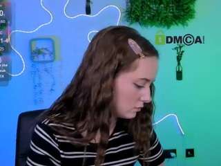 chloe-ley1