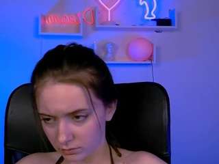 chloe-ley1