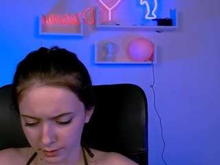 chloe-ley1