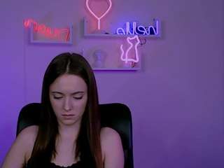 chloe-ley1