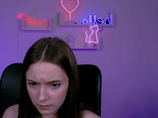chloe-ley1