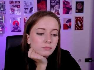 chloe-ley1