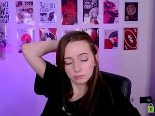 chloe-ley1