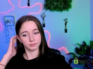 le modèle chloe-ley1 est en webcam porno dans un show sur le site camsoda, il possède les tags suivants: doggy style,erotic dance,flashing,no smoking,striptease,teen 18,young adult,brown hair,hd,petite