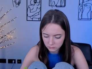 chloe-ley1