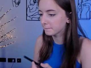 chloe-ley1
