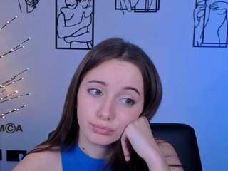 chloe-ley1
