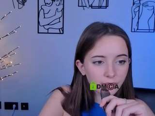 chloe-ley1