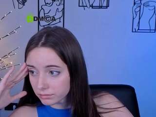chloe-ley1