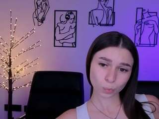 chloe-ley1