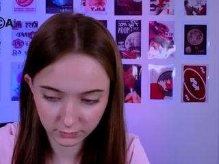 chloe-ley1