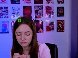 chloe-ley1