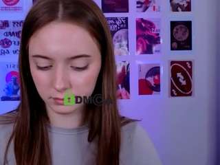 chloe-ley1