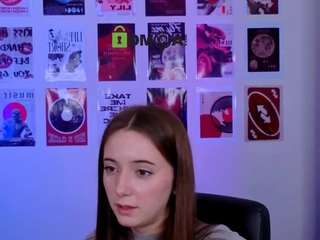 chloe-ley1