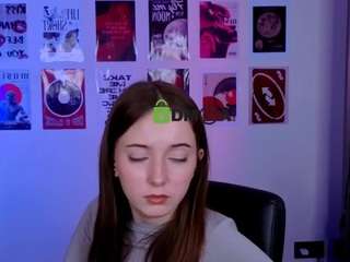 chloe-ley1