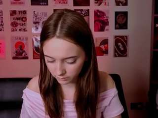 chloe-ley1