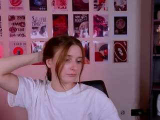 chloe-ley1