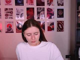 chloe-ley1