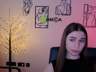 chloe-ley1