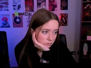 chloe-ley1