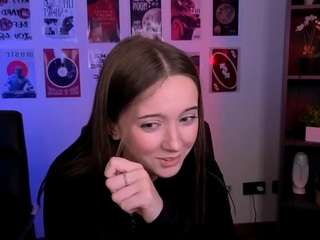 chloe-ley1