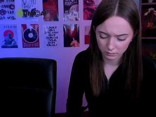 chloe-ley1