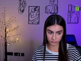 chloe-ley1