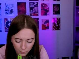 chloe-ley1