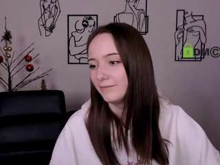 chloe-ley1