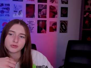 chloe-ley1 live