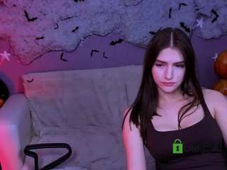 chloe-ley1