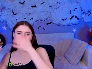 chloe-ley1