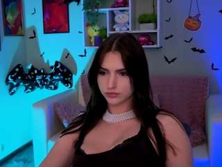 chloe-ley1