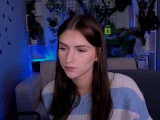 chloe-ley1