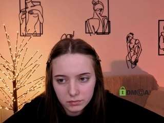 chloe-ley1