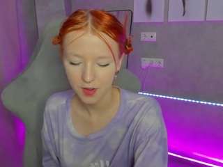 emma-dusk's CamSoda show and profile