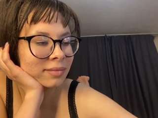 Selena live cam preview