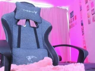 Eva-Blossom live cam preview