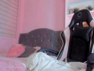 franchezcaa's CamSoda show and profile