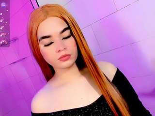 Mẫu này đang trực tiếp. isabella-voge